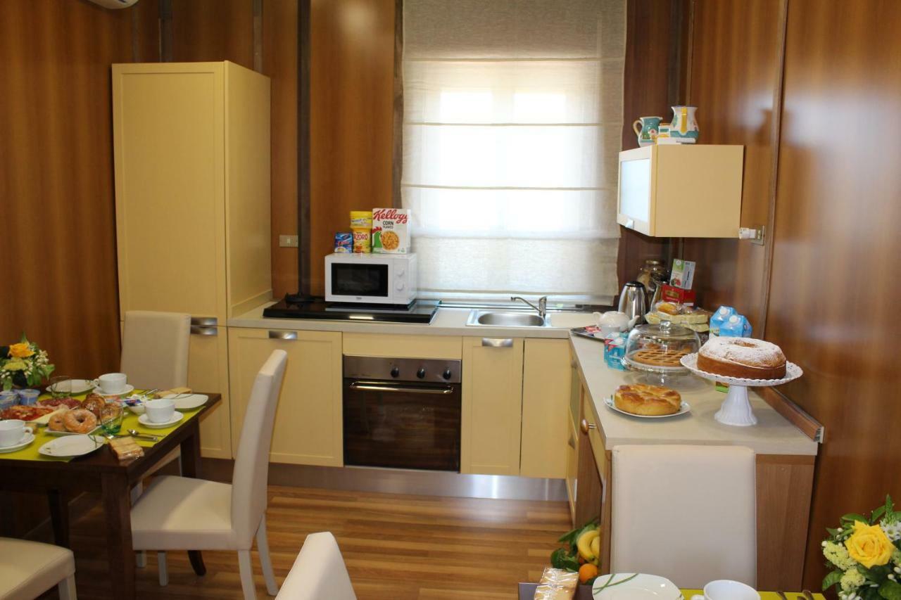 Nives Bed & Breakfast Pompei Bagian luar foto