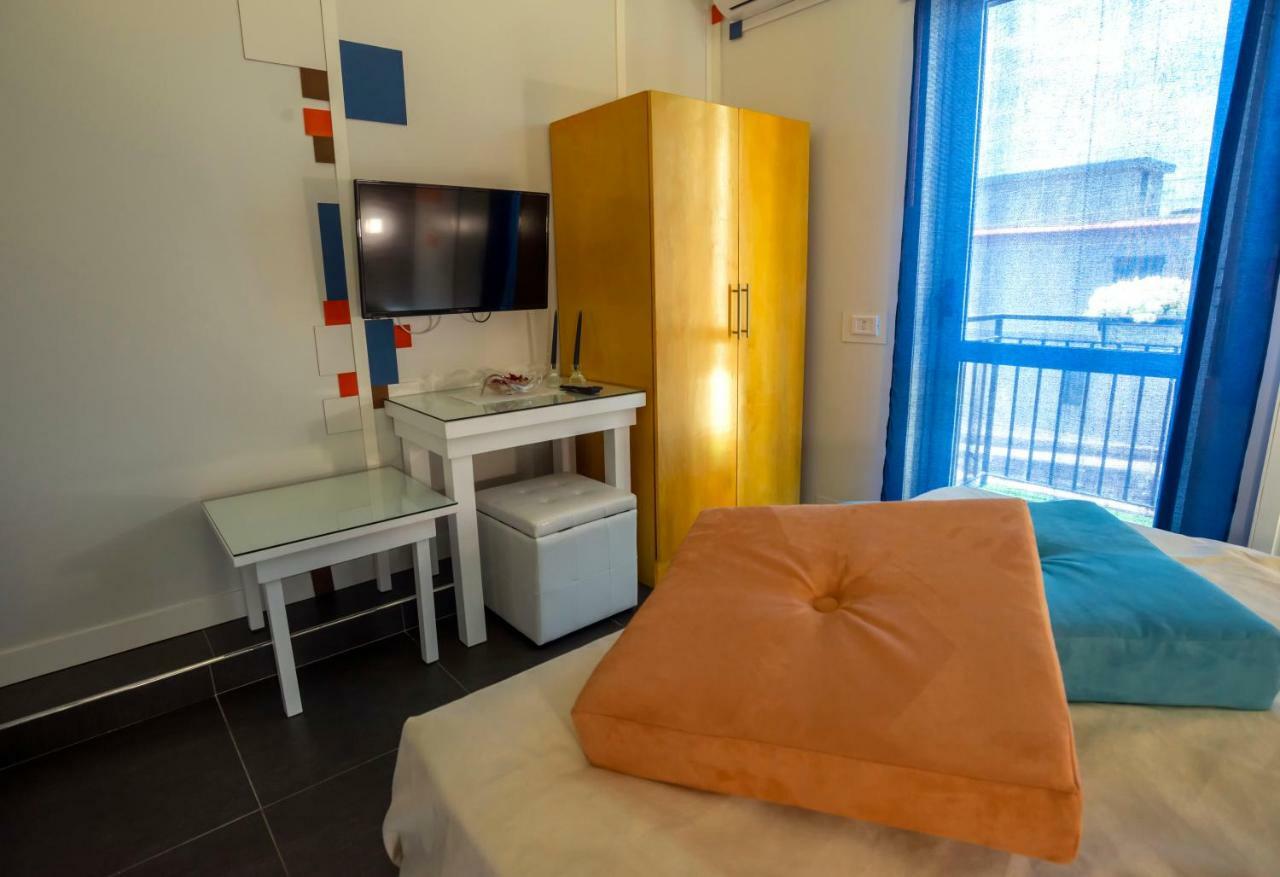 Nives Bed & Breakfast Pompei Bagian luar foto