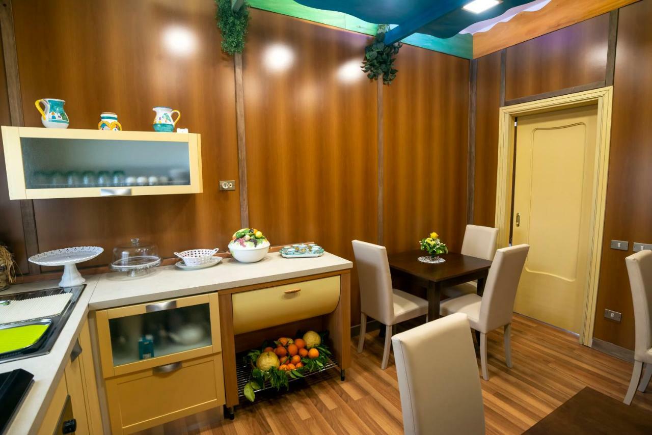 Nives Bed & Breakfast Pompei Bagian luar foto
