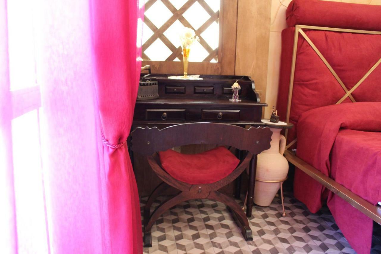 Nives Bed & Breakfast Pompei Bagian luar foto