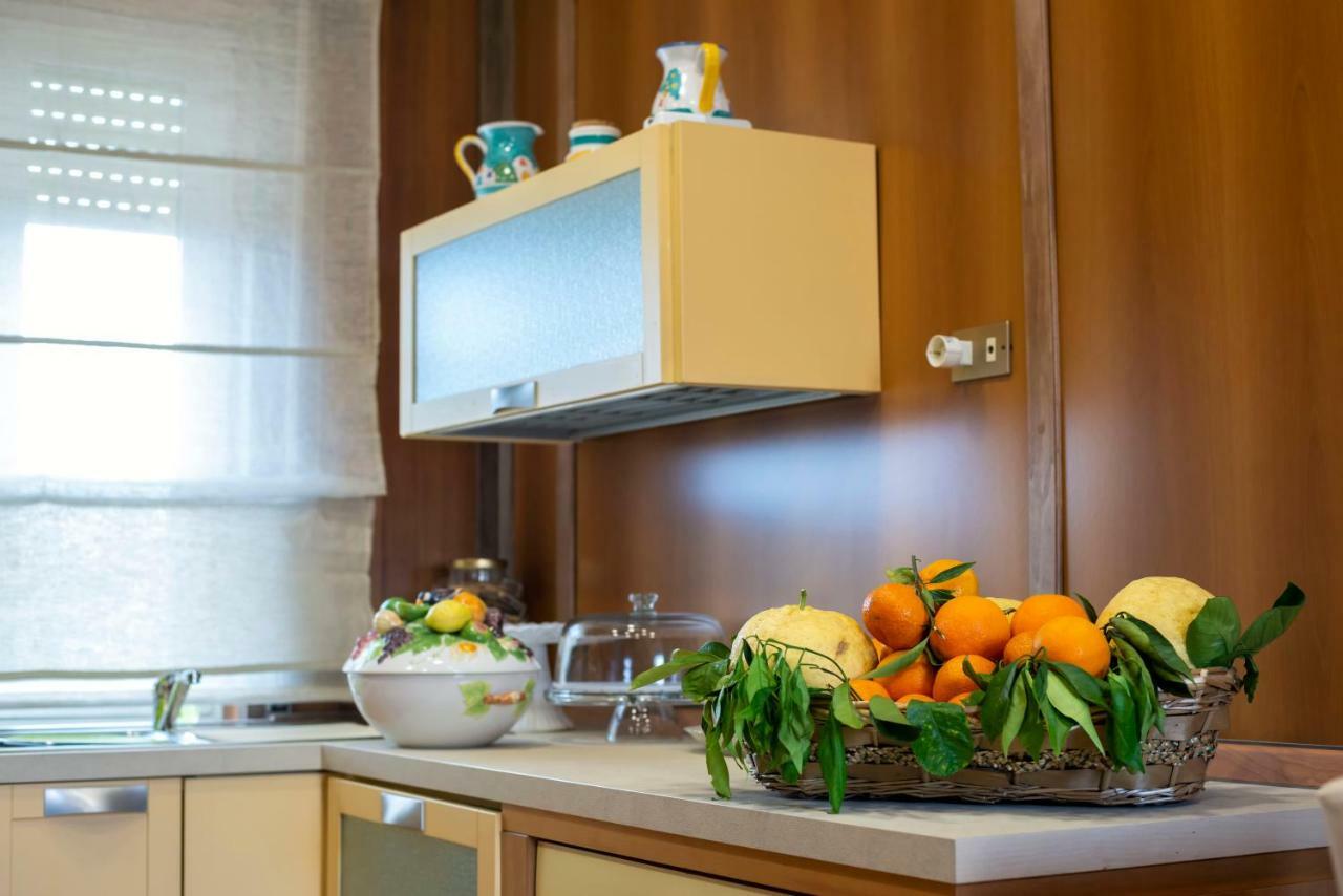 Nives Bed & Breakfast Pompei Bagian luar foto